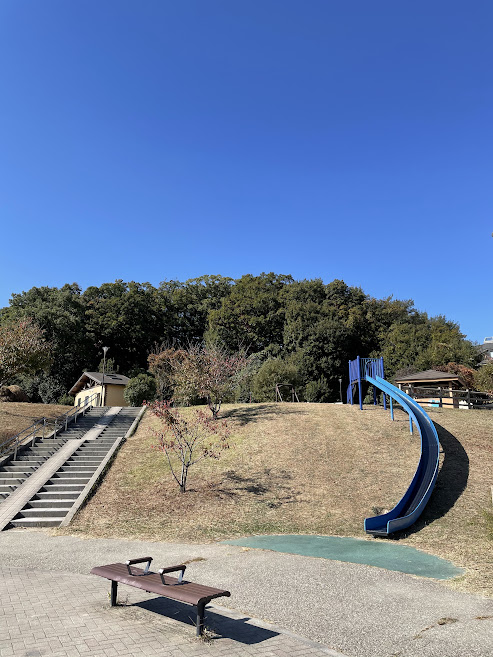 長湫南部公園のすべり台
