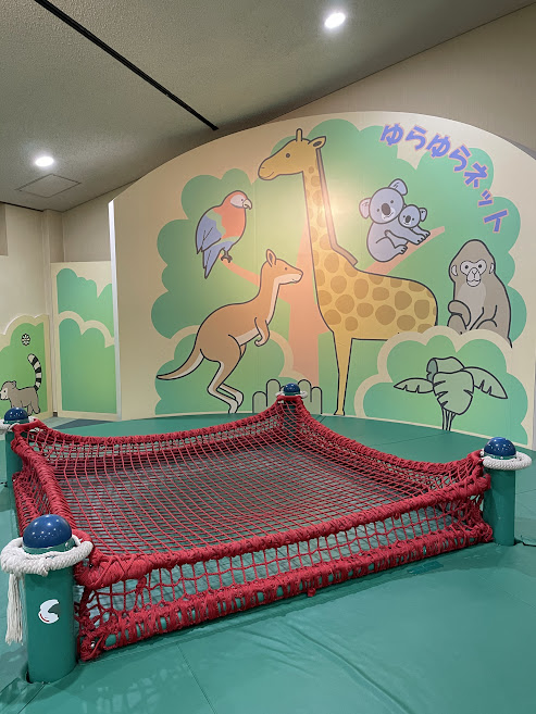 豊田地域文化広場子ども体験館のわくわくひろばのネットアスレチック