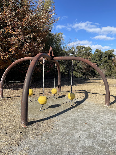 牧野ヶ池緑地公園南児童館のロープ遊具