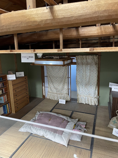 名古屋市港防災センターの家具の固定方法のミニチュア2 