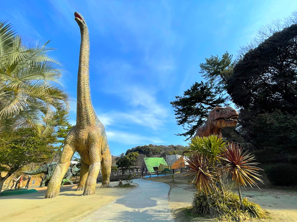岡崎市東公園動物園の恐竜広場