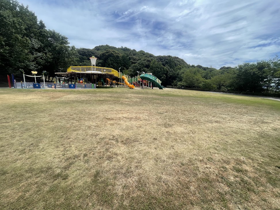 赤塚山公園わくわくパークの芝生広場