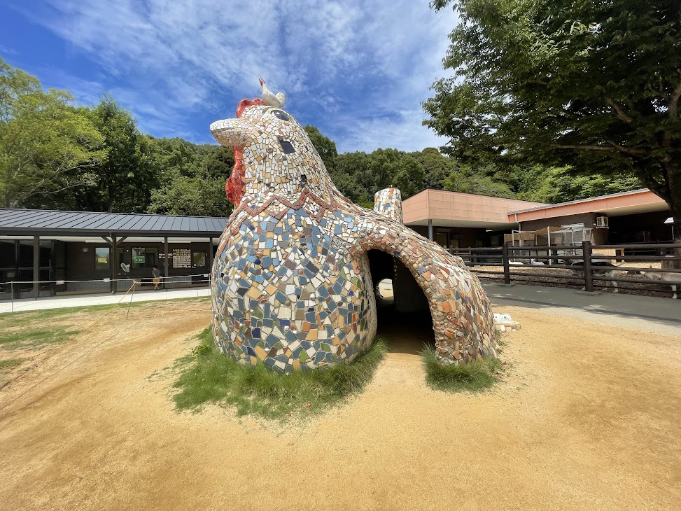 赤塚山公園のアニアニまあるのにわとりの遊具